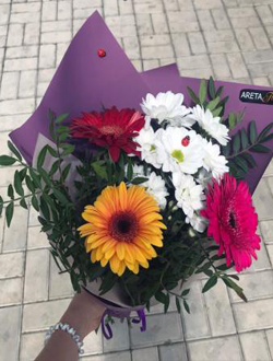 Букет с хризантемами и герберами Поэзия