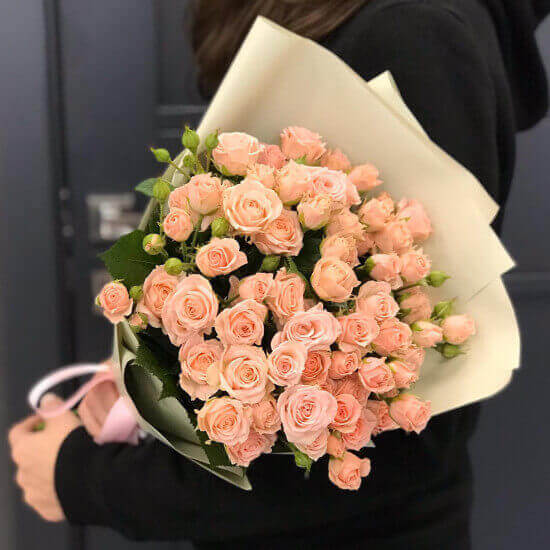 Композиция из кустовых роз "Оранжевый Маттиас"