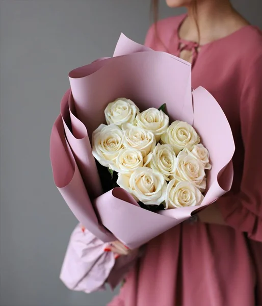 Белые розы "Олимпия"