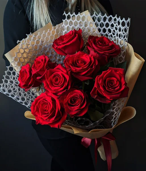 9 красных роз "Дизаир"