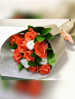 Букет с розами Юность