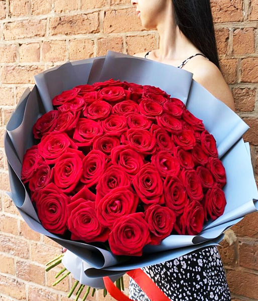 Яркий красивый букет роз "Сказочная Жар-птица"