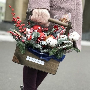 Новогодний букет в кашпо