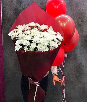 Фото Стильный набор из букета и шариков "Белое на Красном"