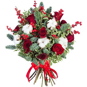 Букет из ягод и алых роз