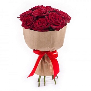 Алые розы в крафте