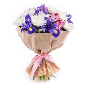 Букет с ирисами, альстромериями и хризантемами "Чистое небо"