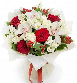 Розы с орхидеями "Красное и белое"