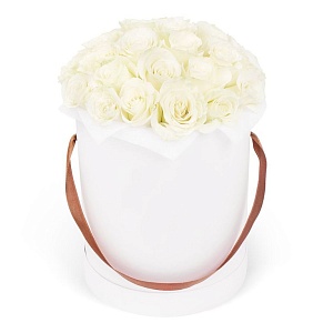 Новогодний букет из белых роз