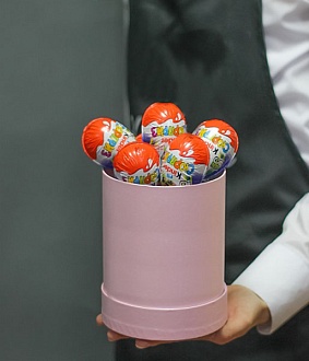 Коробочка с 10 Киндер Сюрпризами