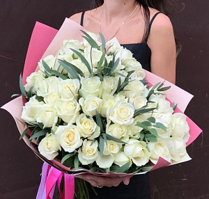 Оригинальный букет из роз "Твоя Снежная королева"