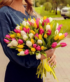 Нежный букет из 101 тюльпана "Афина"