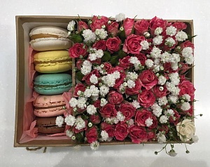 Фото Коробочка с макаронс и цветами №3