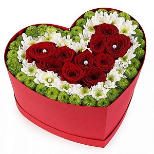 Фото Цветы в коробке "Сердце для тебя"