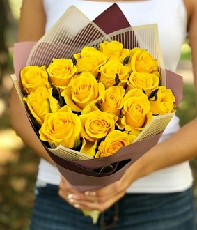 Желтые розы "Санрайз"