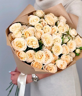 19 Кустовых роз в крафте