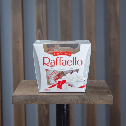Коробка конфет "Rafaello"