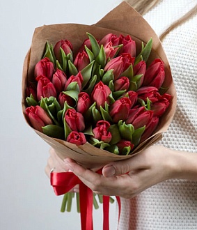 Букет ярких тюльпанов "Полёт бабочки"