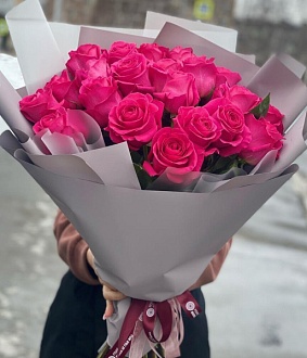 Букет из больших голландских роз "Розовая птица"