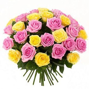 35 желтых и розовых роз