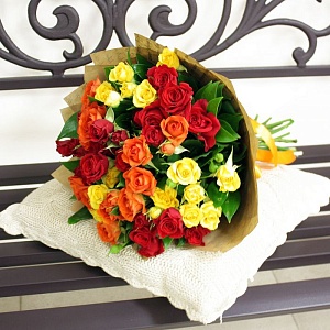 Кустовые розы "Фейерверк"