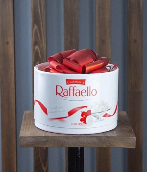 Подарочная коробочка конфет Raffaello