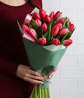 Букет из красных тюльпанов "Каркаде"