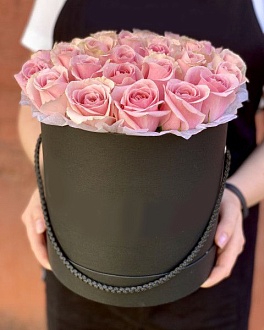 Фото Розы в коробке "Бетшеда"