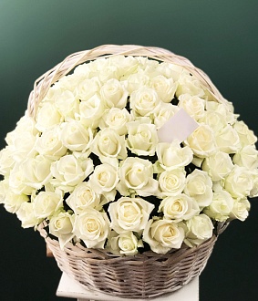 Фото Композиция из 101 розы в корзине "Белый Люкс"