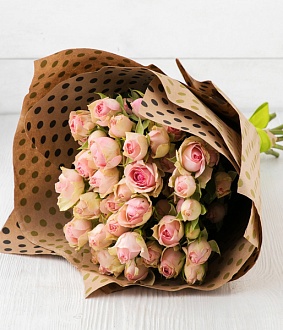 Букет из кустовых роз "Розовый Марсель"