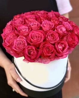 Фото Розы в коробке "Беццекка"