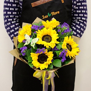 Букет со статицей и подсолнухами "Эли"