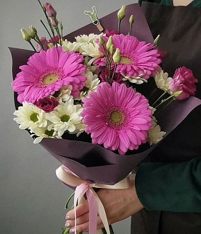 Милый букет с герберами и хризантемами "Good Morning"