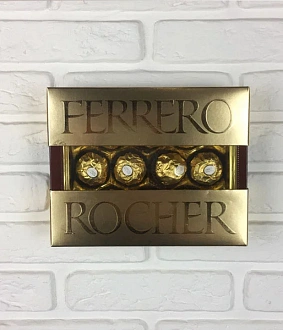 Средняя коробка конфет "Ferrero Rocher"
