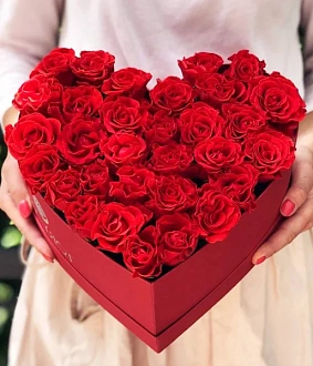 Фото Букет в форме сердца из роз