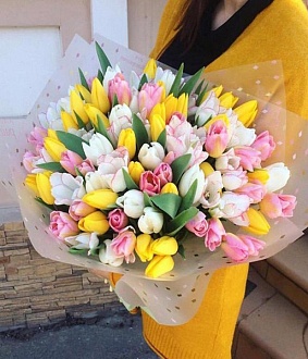 Фото Разноцветные тюльпаны в букете "Росси Пинк"