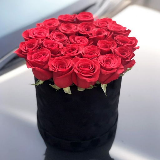 Голландские розы в коробке