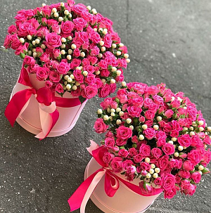 Розы в коробке "Таинственный поклонник"