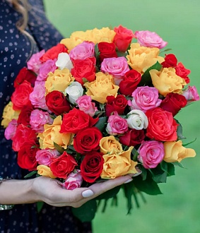 51 Краснодарская роза Микс в классическом букете