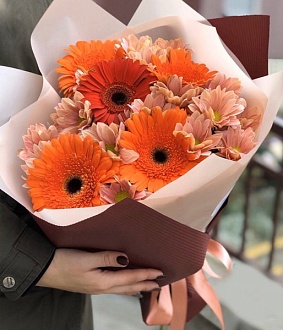 Букет с герберами "Оранжевое лето"
