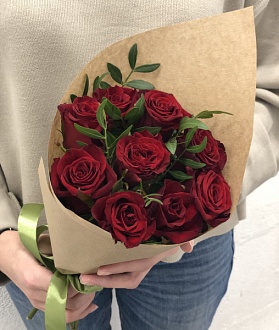 Букет красных роз "Красотка"