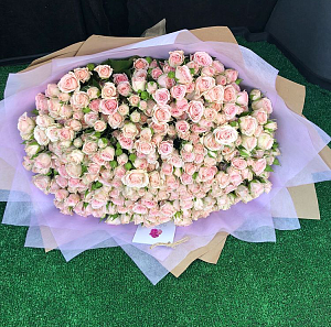 Кремовые розы "Трогательный повод"