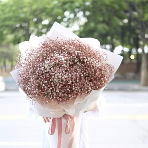 Букет с гипсофилами "Звездный свет"