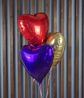 Набор из разноцветных шаров сердец