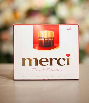 Коробка конфет "Merci"