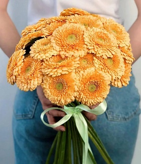 Фото Букет с оранжевыми герберами "Нежный огонь"