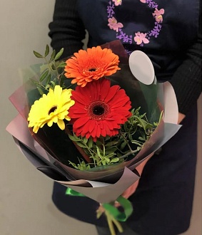 Фото Обаятельный букет "Трио гербер"