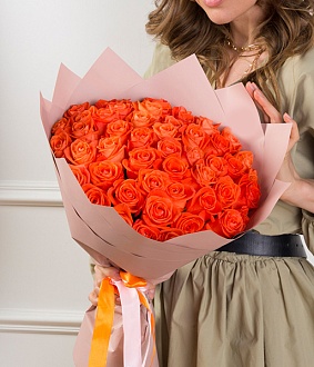 Композиция из роз "Яркий коралл"