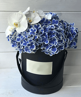 Фото Букет с гортензиями и орхидеей "Нежное облако"