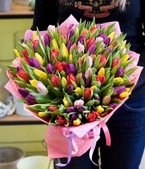 Красивый букет тюльпанов "Элли"